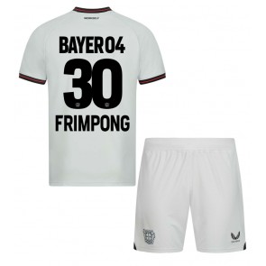 Bayer Leverkusen Jeremie Frimpong #30 Replika Babytøj Udebanesæt Børn 2023-24 Kortærmet (+ Korte bukser)